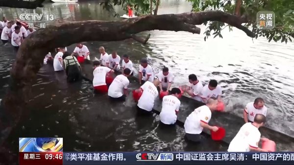 优配货主 400岁龙船水下“冬眠”结束 “起龙”迎端午仪式感拉满了